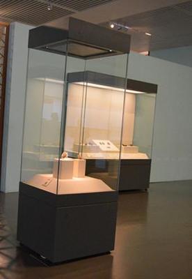 山東博物館展柜定制批發(fā)出售 一體化設(shè)計與上門安裝服務(wù)解析
